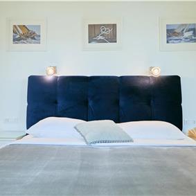 6 Bedroom Seafront Villa with Pool near Slano, Sleeps 12-14